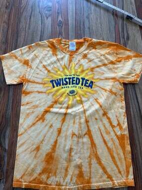 Twisted Tea Hard Iced Tea Orange Tie Dye Graphic T-Shirt Size M